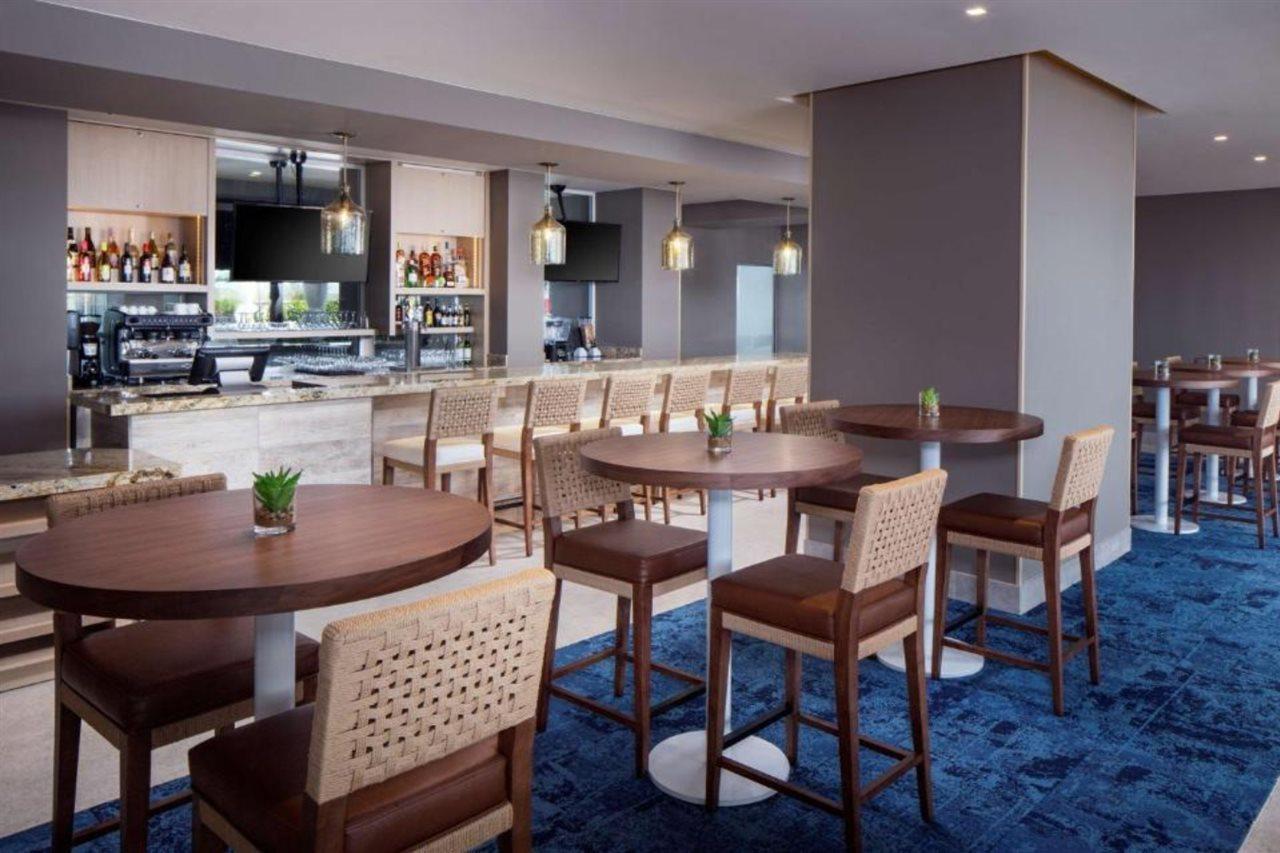 ไฮแอท เพลซ อรูบาแอร์พอร์ต Hotel โอรันเยสตัด ภายนอก รูปภาพ